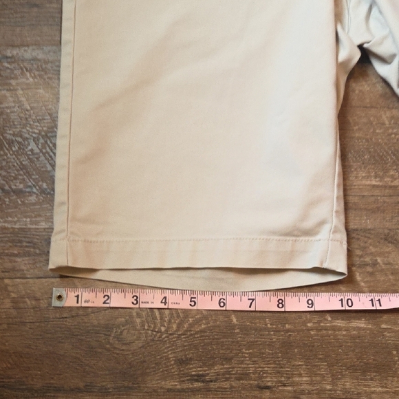 Dockers Tan Flat Front Shorts Classic Style Size 8 Women's - Picture 7 of 7